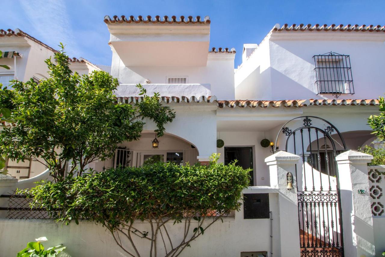 A Cozy And Elegant Townhouse Across The Beach Torre de Benagalbon Exterior foto
